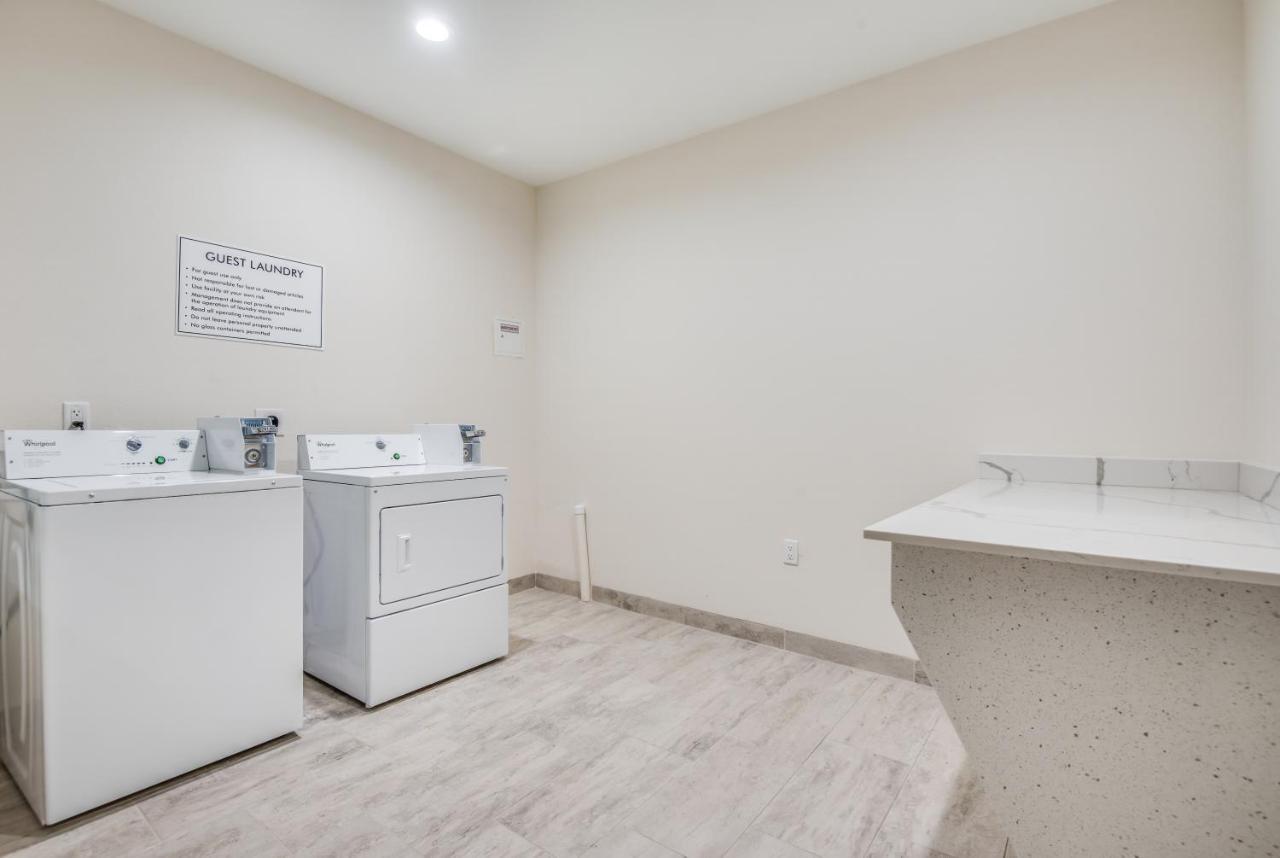 Americas Best Value Inn & Suites Houston At Hwy 6 Exteriör bild