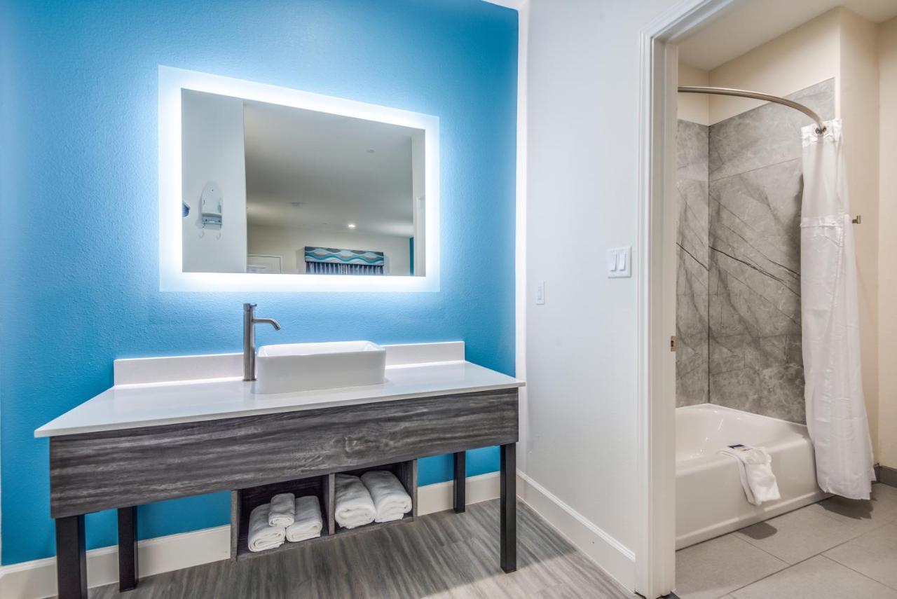 Americas Best Value Inn & Suites Houston At Hwy 6 Exteriör bild